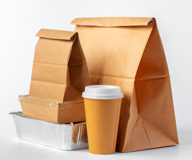 一套可回收的食品包装上的白色背景图片下载