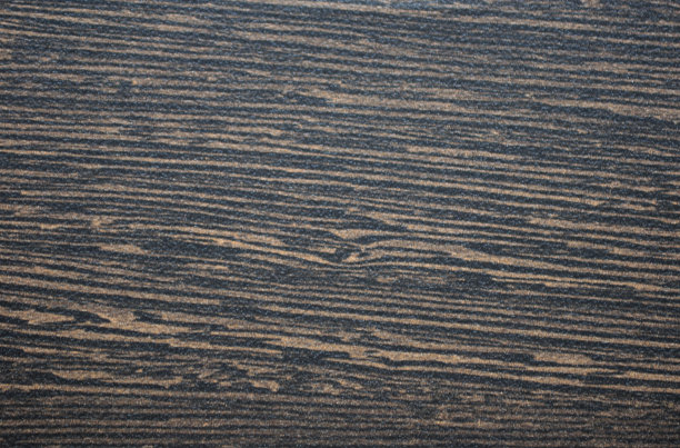 黑色的翁格胡桃木，纹理天然的深色大木纹平底锅。图片下载