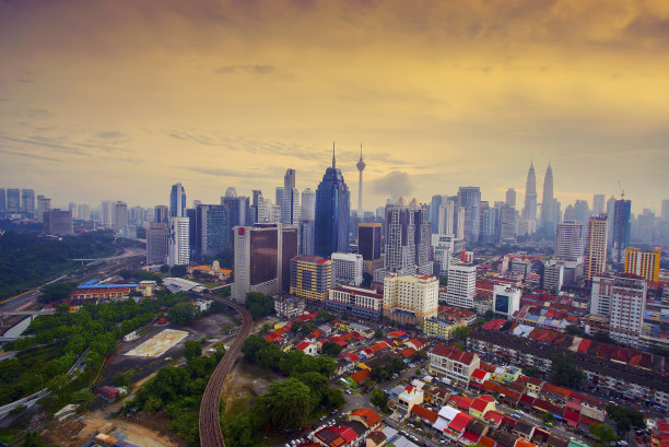 吉隆坡城市在戏剧性的日落图片下载