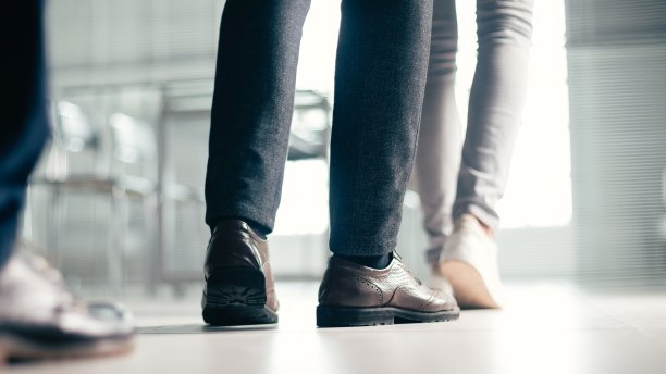 关闭了。商务人士在办公室的形象图片下载