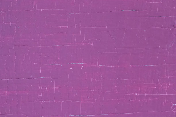 旧油漆剥落有裂缝，背景为紫色。图片下载