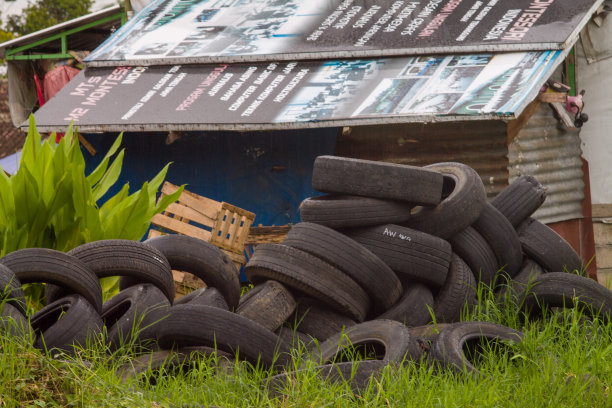 使用轮胎浪费图片下载