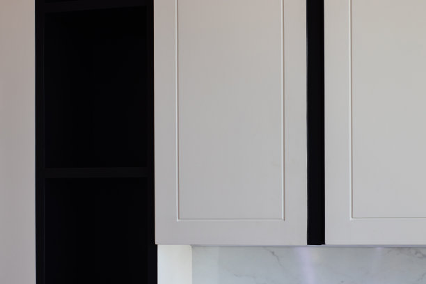 房间的白色木柜的特写图片下载