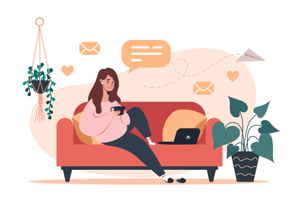 女人坐在沙发上用笔记本电脑工作，做自由职业，在家学习图片下载