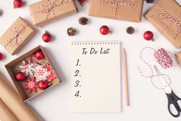 上面的上方近距离查看照片的空白copybook和附件包装制作礼物和记事本与要做的清单在桌子上的桌子图片下载