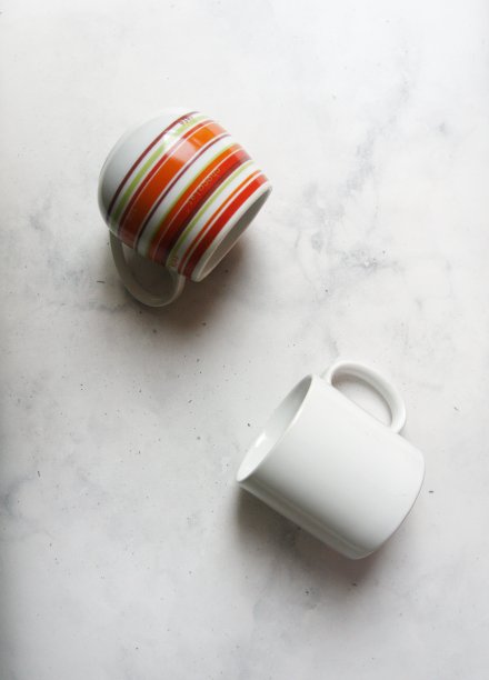 两个杯子图片下载