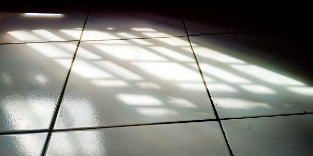 阳光窗口阴影图片下载