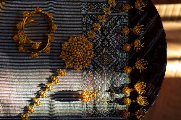 在亚洲婚礼上使用的婚礼配件图片下载