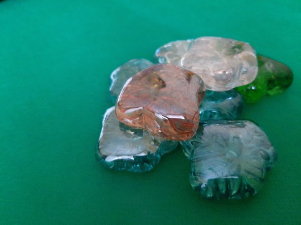 各种石材上的绿色材料

￼图片下载