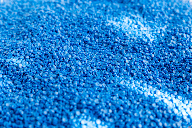 蓝色托盘聚合物隔离在白色背景。聚合物塑料。图片下载