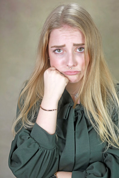 担心难过图片下载