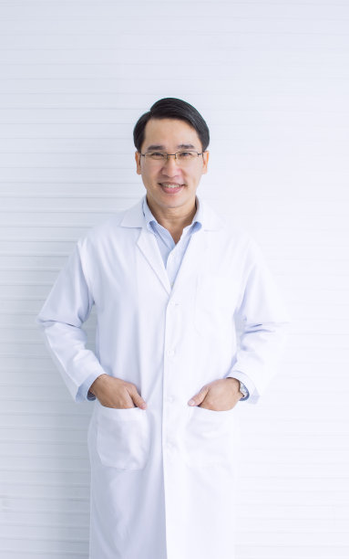 男医生或科学家的肖像图片下载