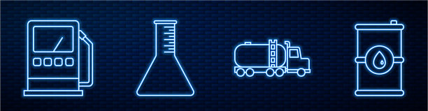 定线油罐车汽油或加油站油图片下载