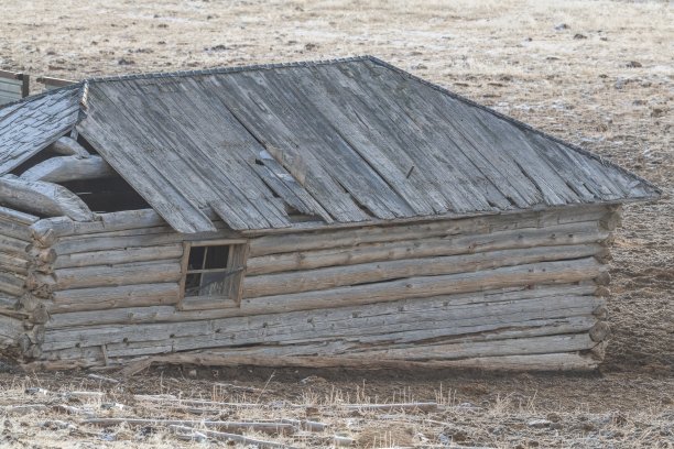美国西部废弃的旧谷仓图片下载