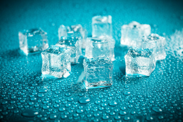 滴冰块图片下载