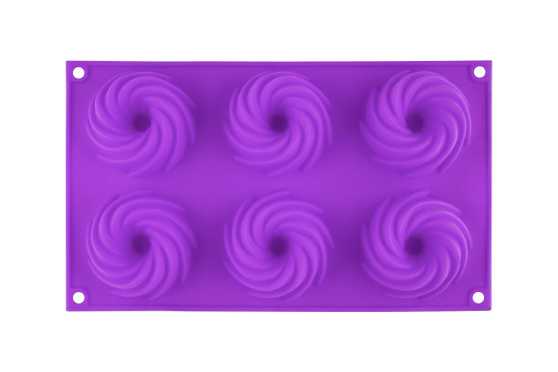 红色硅胶纸杯蛋糕或松饼形式孤立在白色背景。蛋糕杯，硅胶模具，烤盘。俯视图，平放图片下载