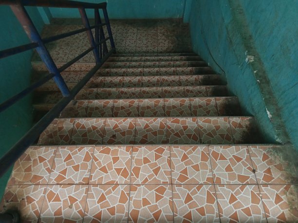 学校的楼梯图片下载