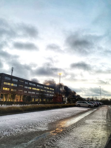 汉堡仓库起火图片下载