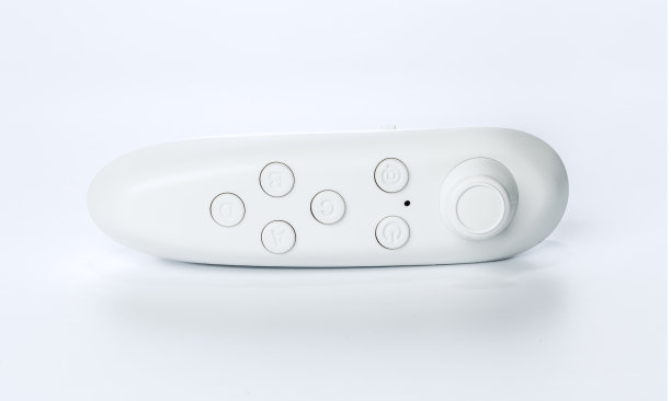 视频游戏控制器隔离在白色背景图片下载