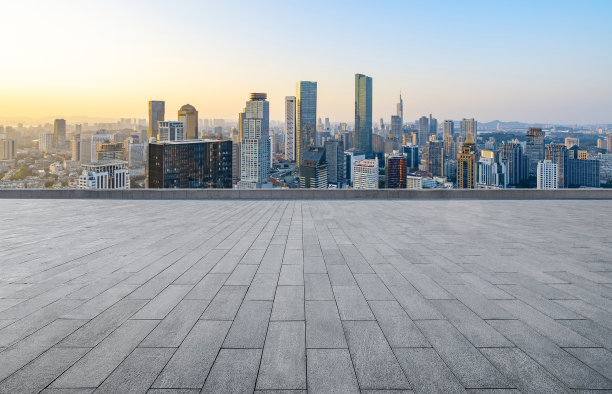 空旷的广场地板和南京城市风景，中国图片下载