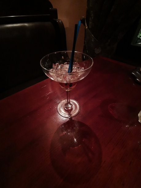 玻璃鸡尾酒图片下载