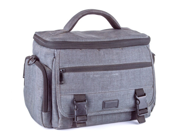 特写的灰色相机袋孤立在白色的背景图片下载