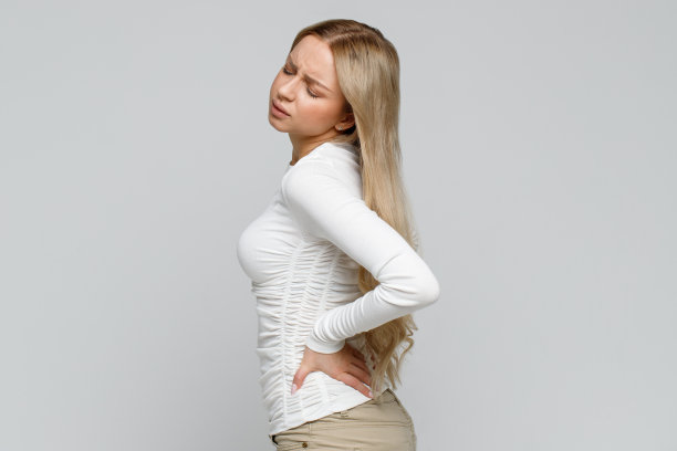 女人有疼痛,
工作后背部肌肉或慢性神经疼痛，脊柱侧弯，骨质疏松图片下载