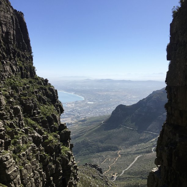 快到桌山山顶了。图片下载