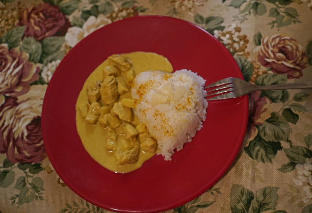 咖喱鸡配菠萝饭图片下载