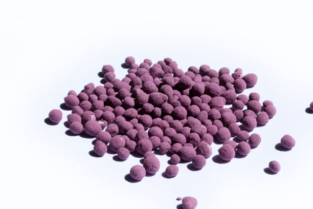 粉状食品颜色在白色的背景上图片下载