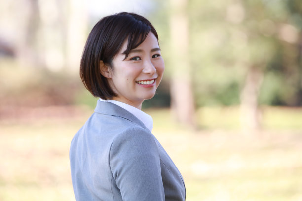 女性员工形象图片下载