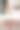 美丽的白人女孩玩木制的多色块图片下载