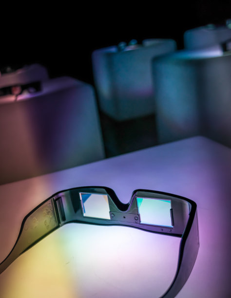 架子上有3D眼镜图片下载