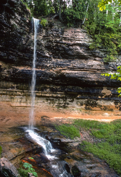 图片岩石国家湖岸-穆宁瀑布特写- 1982年图片下载