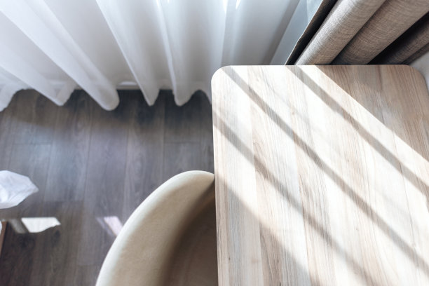 桌椅时间阳光下图片下载