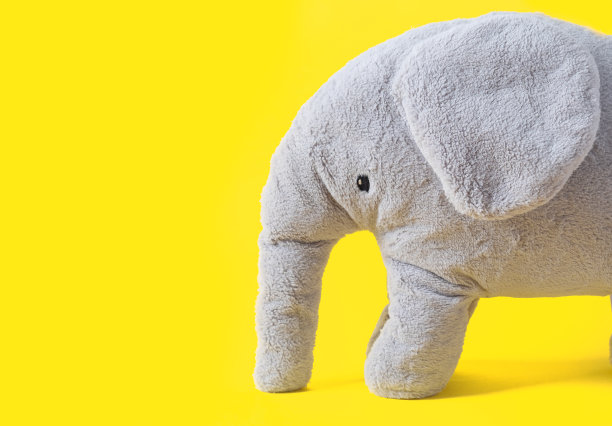 照亮黄色和终极灰色，2021年的新颜色。图片下载