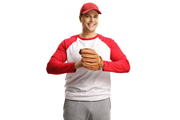 男人戴着棒球手套，面带微笑图片下载