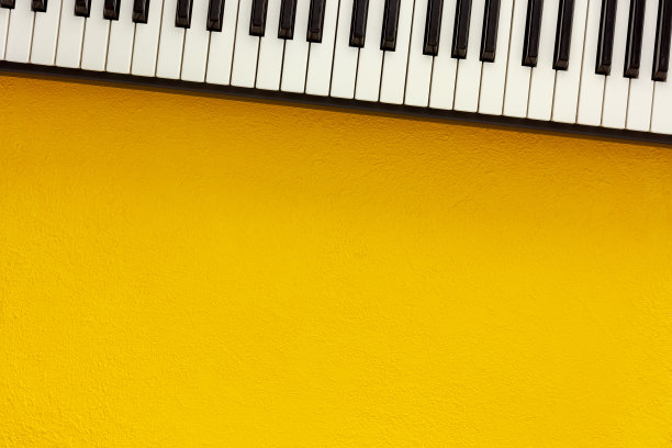 音乐家用合成器工作图片下载