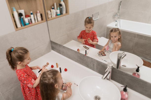 可爱的小女孩图片下载