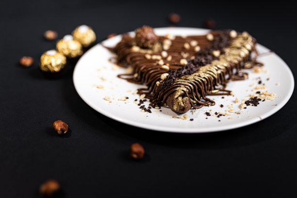 巧克力榛子可丽饼点心。图片下载