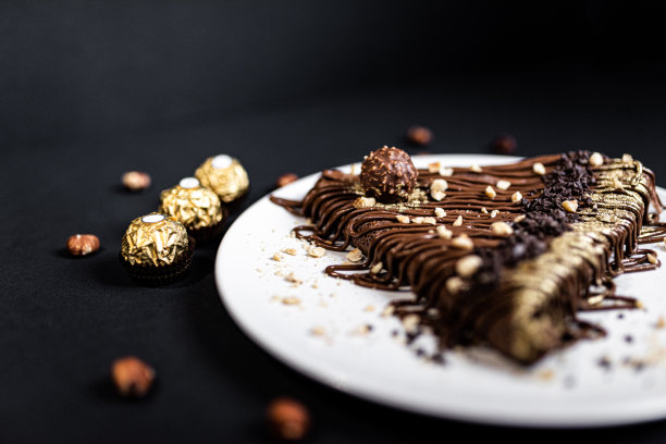 巧克力榛子可丽饼点心。图片下载