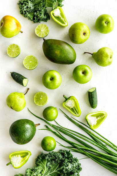 多种绿色水果和蔬菜为蛋白质素食者的膳食图片下载