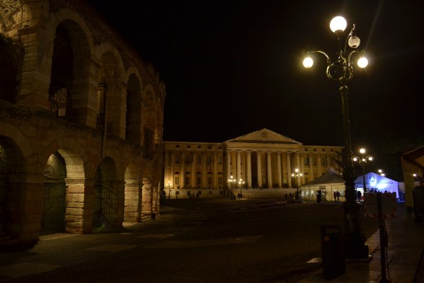 维罗纳夜间图片下载