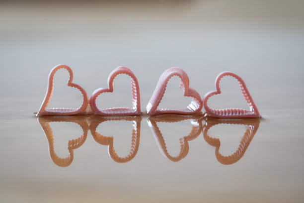 2月14日情人节的浪漫背景。爱心背景为婚礼或母亲节。图片下载