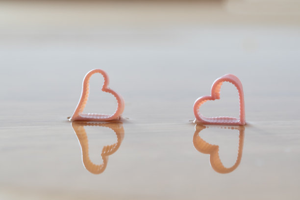 2月14日情人节的浪漫背景。爱心背景为婚礼或母亲节。图片下载