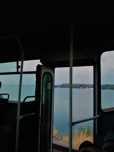 巴士上的海景图片下载