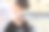 16、17岁的少年，坐在夏城的街头，用着智能手机图片下载