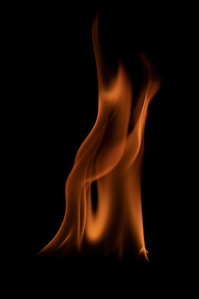 火焰在黑色背景。图片下载