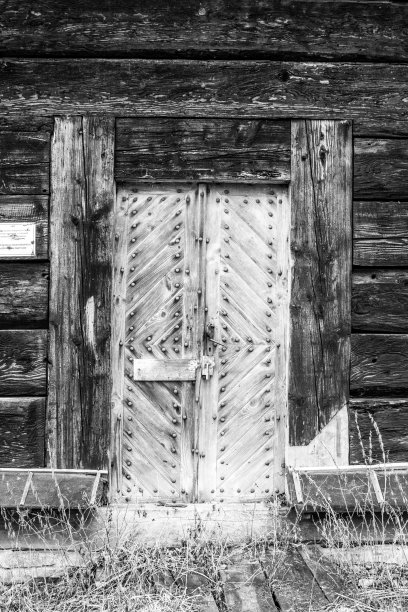 Chyrzynka的古老的木制教堂图片下载