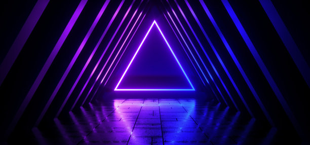抽象霓虹背景，蓝色和紫色发光三角形框架，黑暗的空间，紫外线光。图片下载